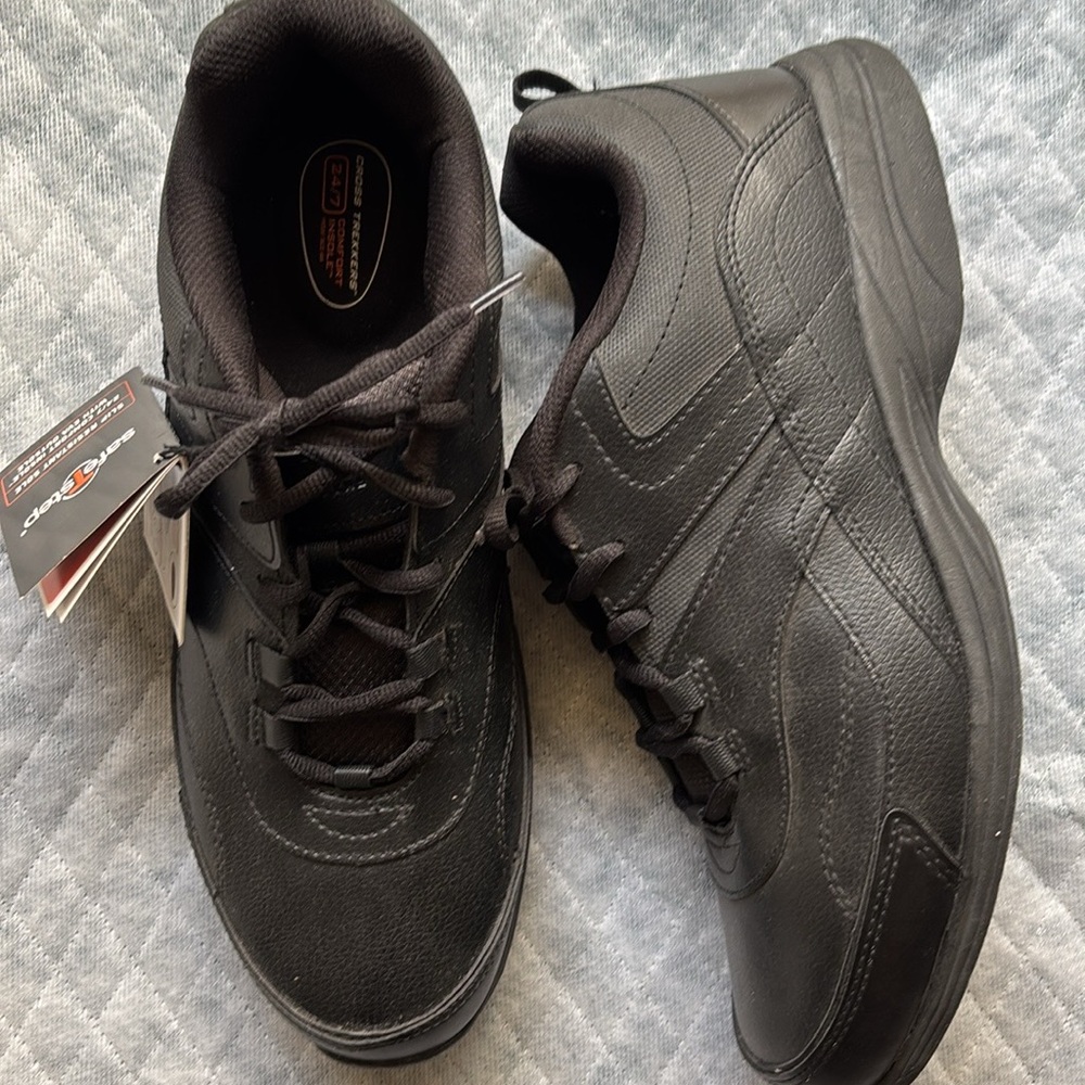 Shoes safetstep mens new size 13M slip resistant comfort sole Cross Trekkers